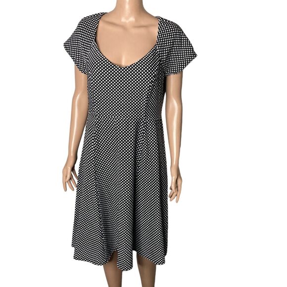 Torrid Dress 1X Black White Polka Dot Swing Mini Challis Shirred Front Skater - Picture 3 of 9